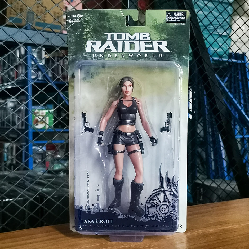 Figurine Lara Croft Tomb Raider (Gebraucht) in Nyon für CHF 143 – mit