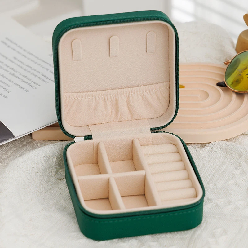 1pc Simple Portable Travel Jewelry Storage Box For Bracelets Earrings, Rings And Studs