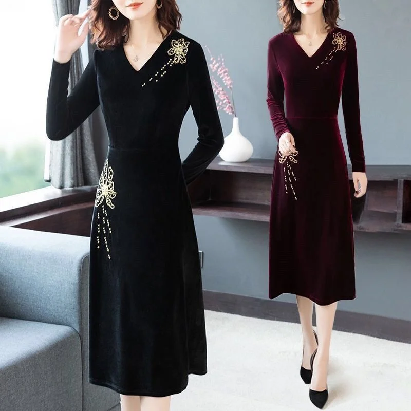 

Solid Golden Velvet Dress 2023 Autumn And Winter Temperament Embroidery Women's Long Sleeve Mom's Bottom Skirt