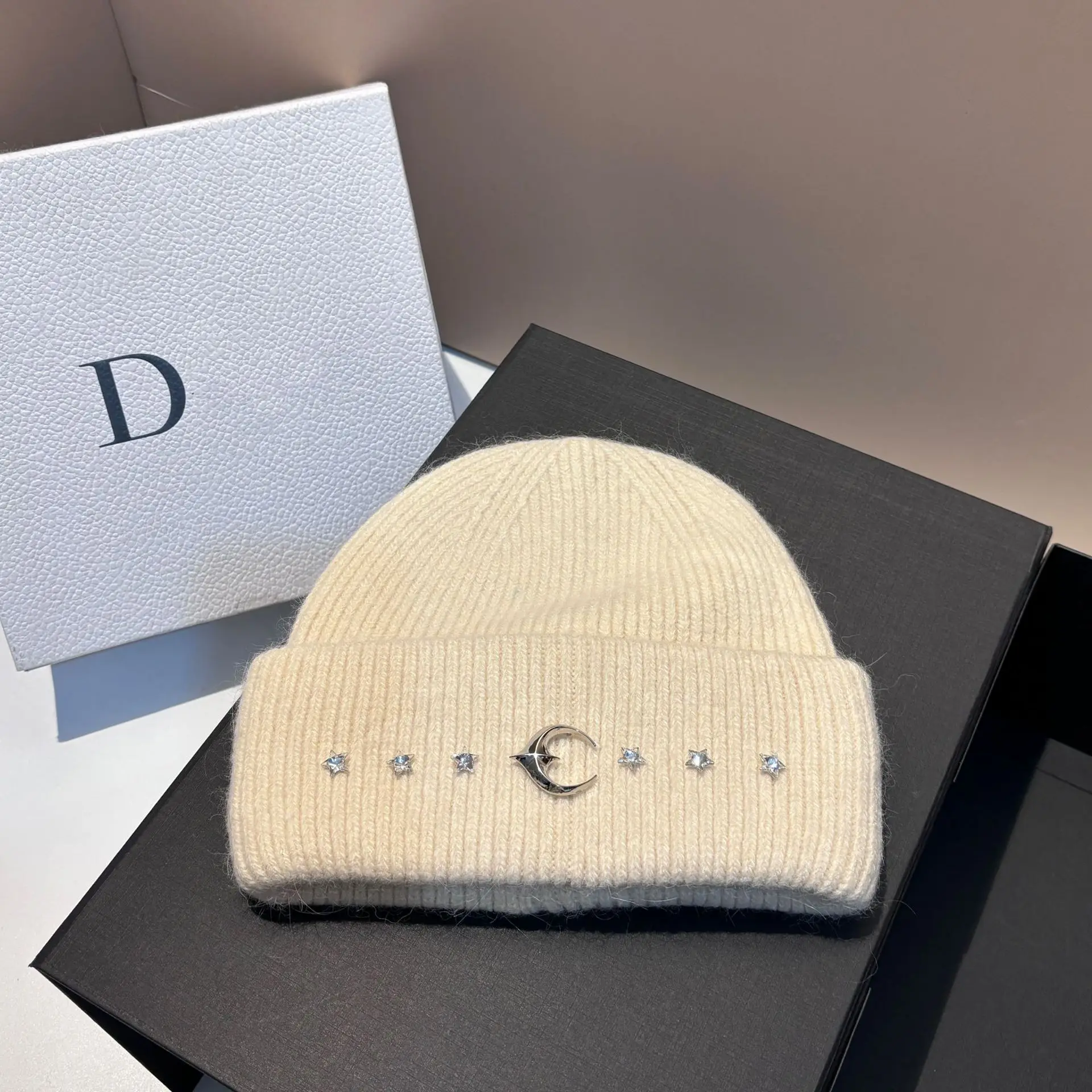 New Rabbit Fur Bifold Knit Hat Winter Warm Fashion Ear Protection Moon Beanie Outdoor Pullover Hat Women
_voghion.com