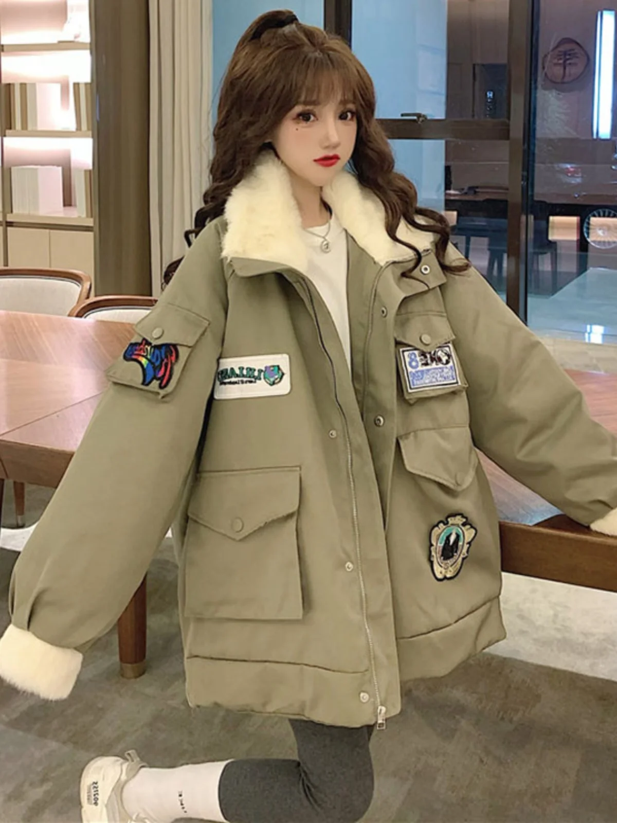 

2024 Korean Style Loose Fit Parka with Thickening Lining and Fur Collar for Women's Plus Size Winter Workwear