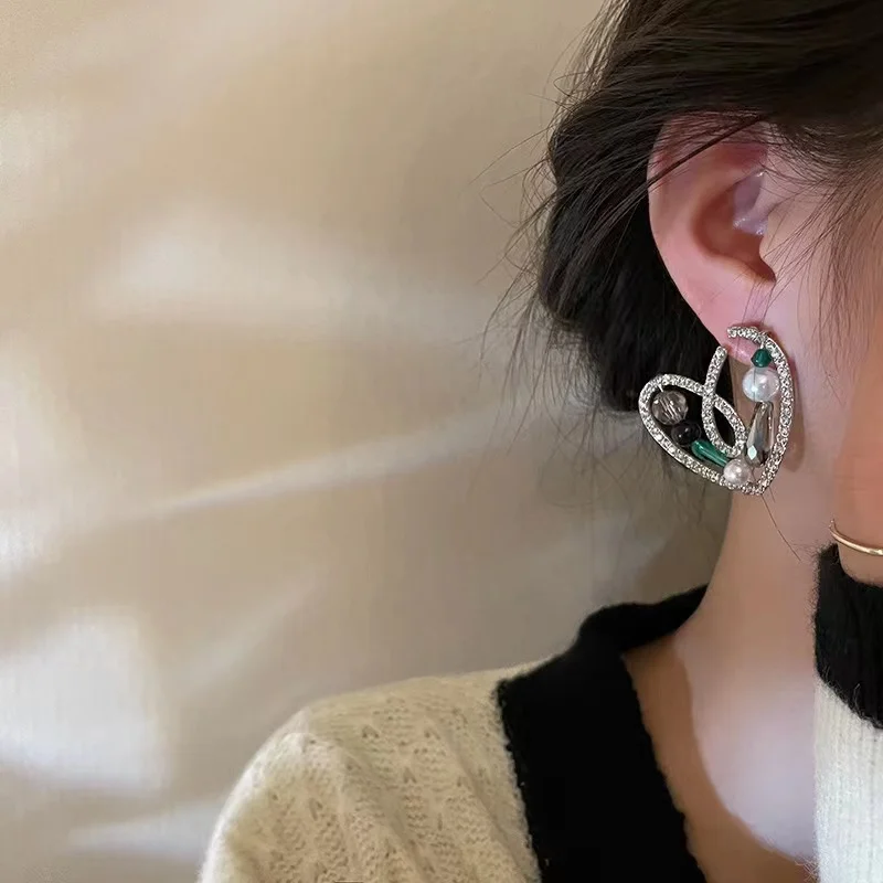 2023 New Fashion Trend Unique Design Elegant Exquisite Light Luxury Love Earrings For Women Jewelry Wedding Party Premium Gift