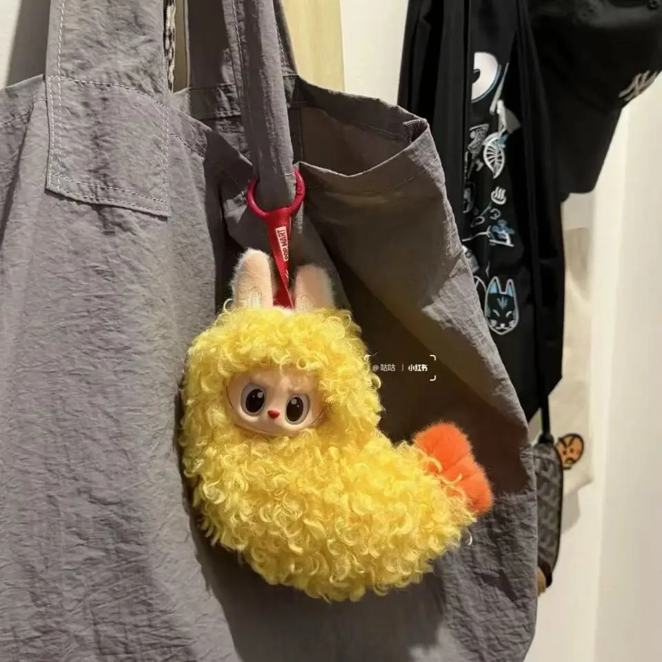 LABUBU 巾着 ピンク Cherry Shrimp Bag Wait… did Pop Mart just secretly drop a PINK Shrimp Labubu