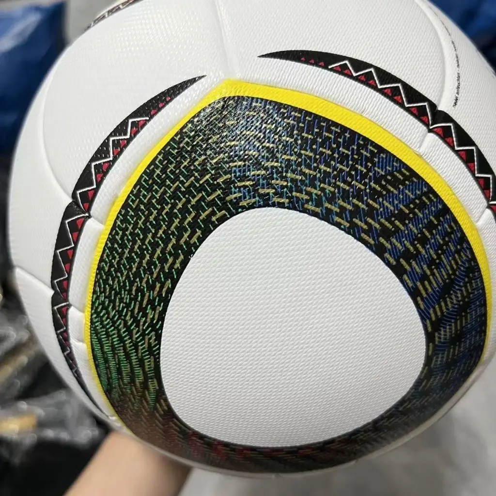 2010 Soccer Balls Size 5 PU Material Seamless Goal Team Outdoor Match Game Football Training Ball