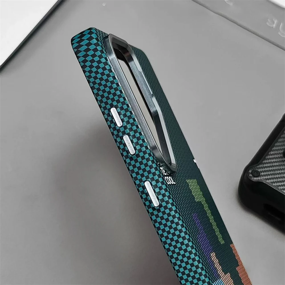 Carbon Fiber Pattern Magnetic Phone Case - Shockproof & Wireless Charging Compatible Cover