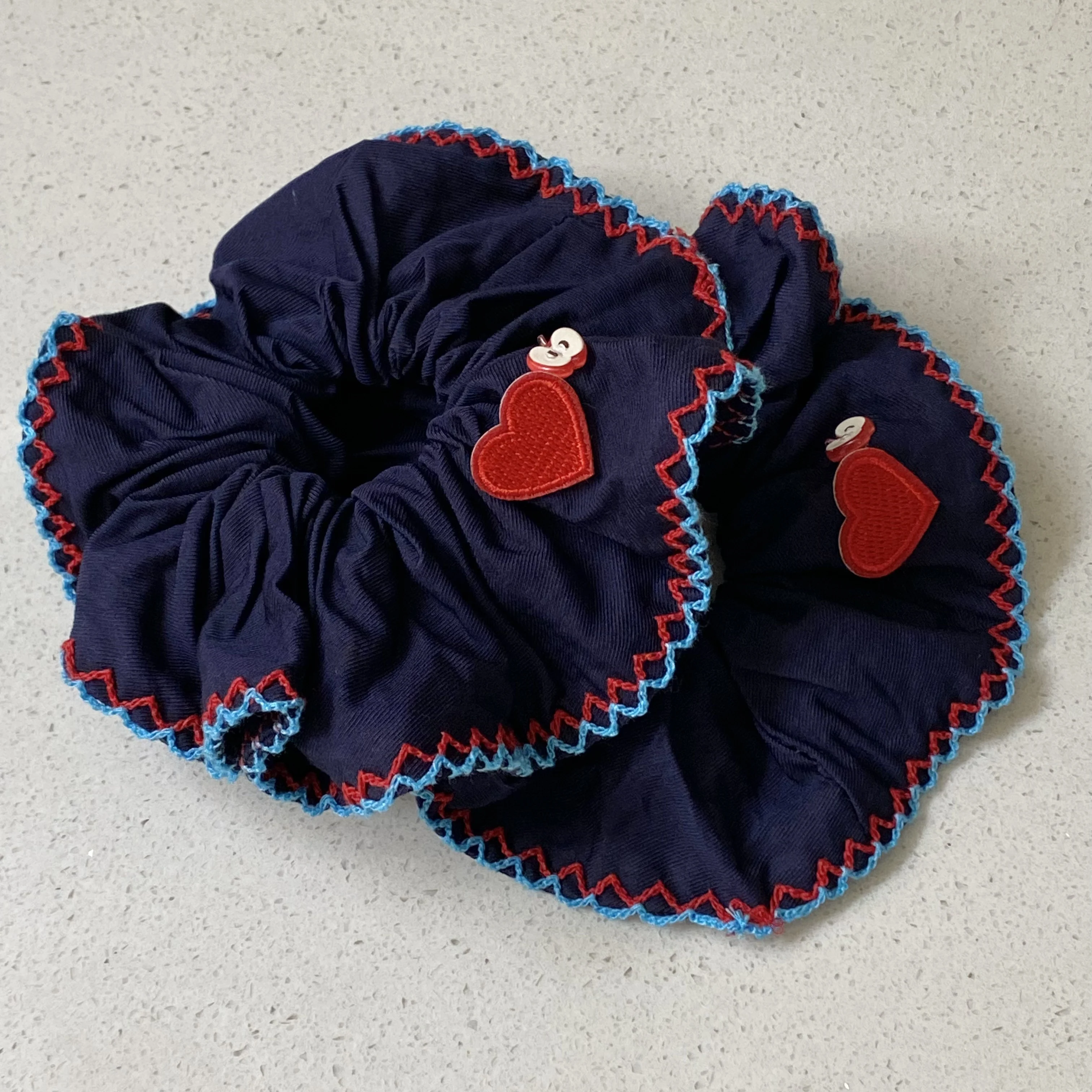 1PC Navy Blue Scrunchie With Heart And Apple Patches, Cute Ruffled Hair Accessory For Women, Stylish Hair Tie For Daily Wear