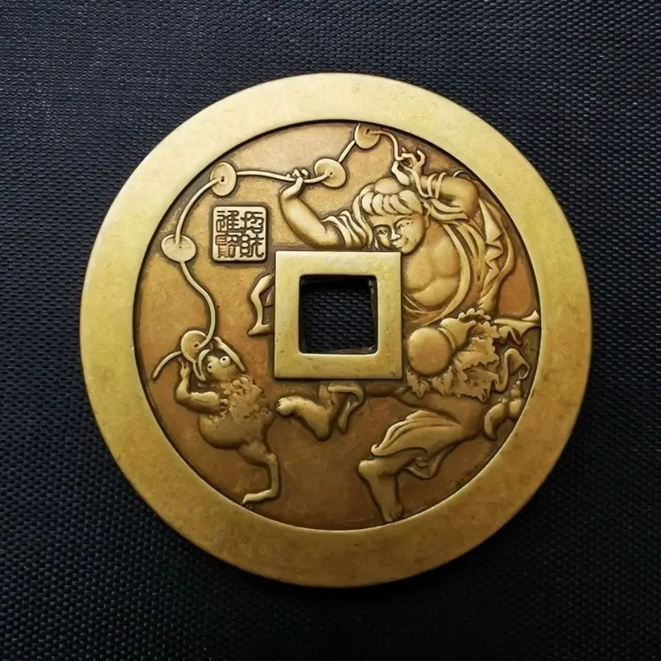

Antique collection Tai Chi Gossip Copper Coin Pendant Feng Shui Talisman Commemorative Coin Pendant Lucky Town House Bronze Meda
