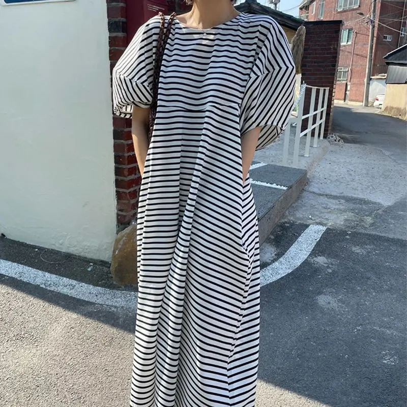 

2023 New Summer Fashion Korean Chic Temperament Round Neck Loose Casual puff Sleeve Stripe Long Dress Women