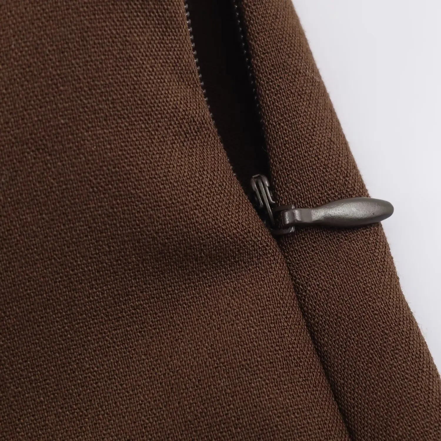 BSAY Herbst Neues Produkt Damenbekleidung 2025, französischer minimalistischer Stil, hohe Taille, asymmetrische Metall-dekorative Freizeitshorts – Detail 12