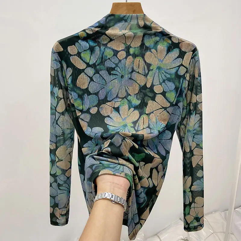 Рисунок 2 - Женская футболка с длинным рукавом