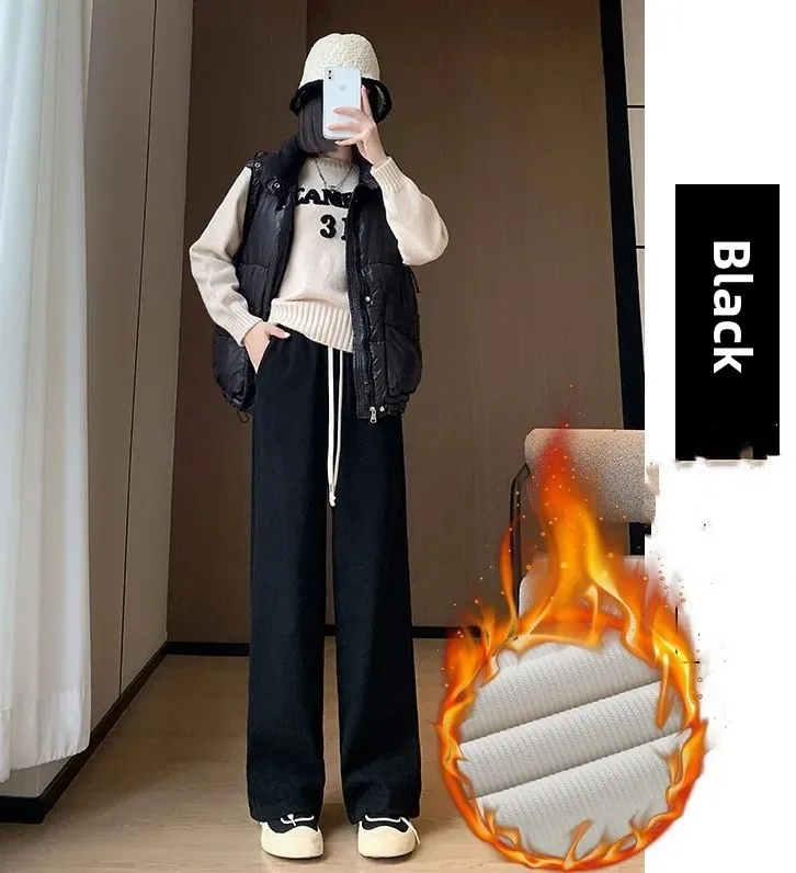 Black color fleece-lined