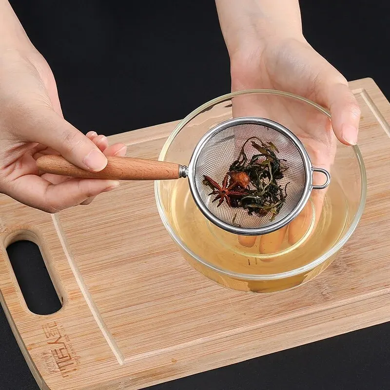 1pc 304 Stainless Steel Mesh Filter Spoon with Wooden Handle Flour Filter Spoon Household Kitchen Fried Food Filter Oil - Image 2