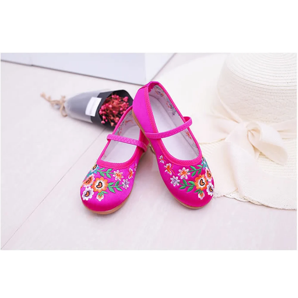 Girls Dancing Bottomed Cloth Shoes For Kids Children Soft Leather Sole Chinese Traditional Style Embroidery Ethnic Dance Shoes - 4