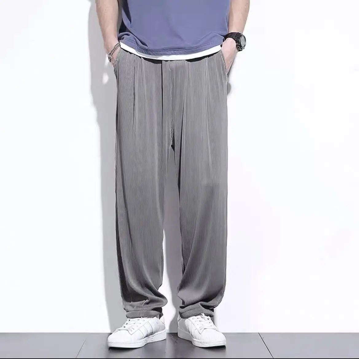 

2023 Men's Summer Clothing Elastic Casual Pleated Streetwear Loose Ice Silk Sweatpants Straight Trousers Male Wide Leg Pants U66