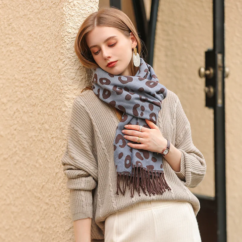 Deal of The Night Leopard Print Twilly Scarf Set