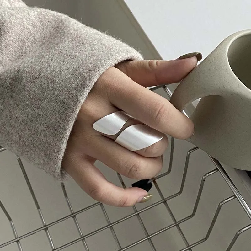 Anelli aperti geometrici spazzolati color argento alla moda per donna, anelli a doppio strato in metallo stile punk hip hop, gioielli regalo.