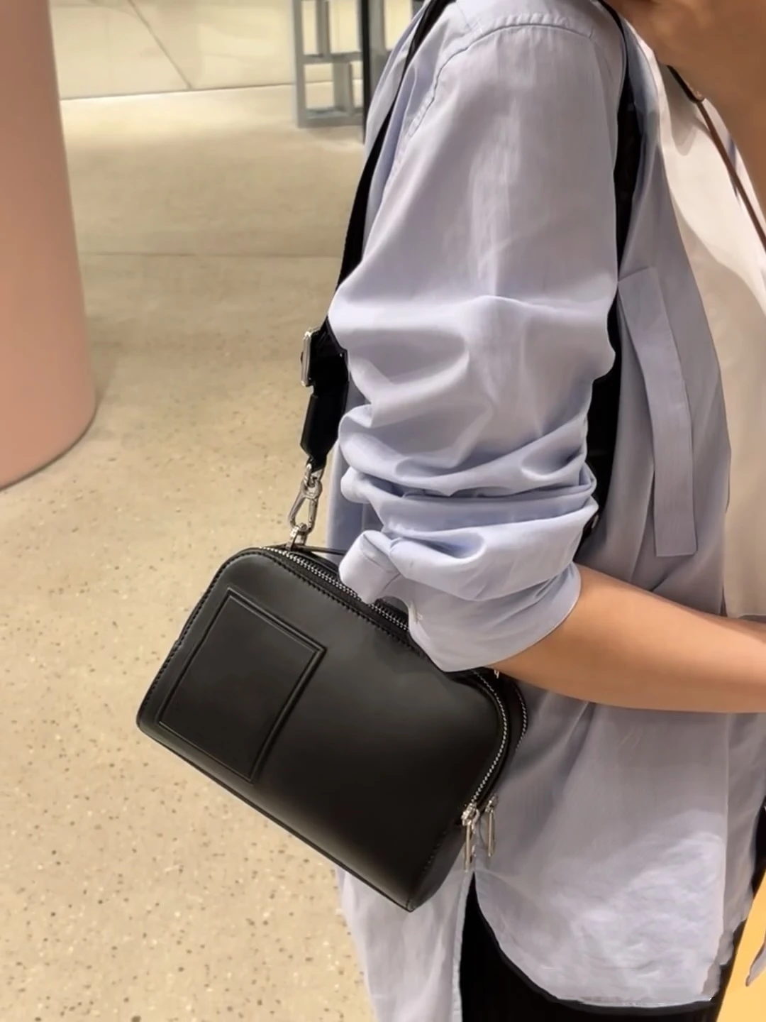 

Satin Cloth Wide Strap Embroidery Camera Bag Design Multi-Layer Double Zipper Crossbody Handbag Unisex Small Box Mini Square Bag