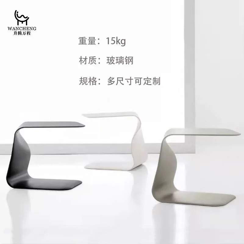 طاولة جانبية فاخرة على شكل حرف C بتصميم عصري لأرائ...