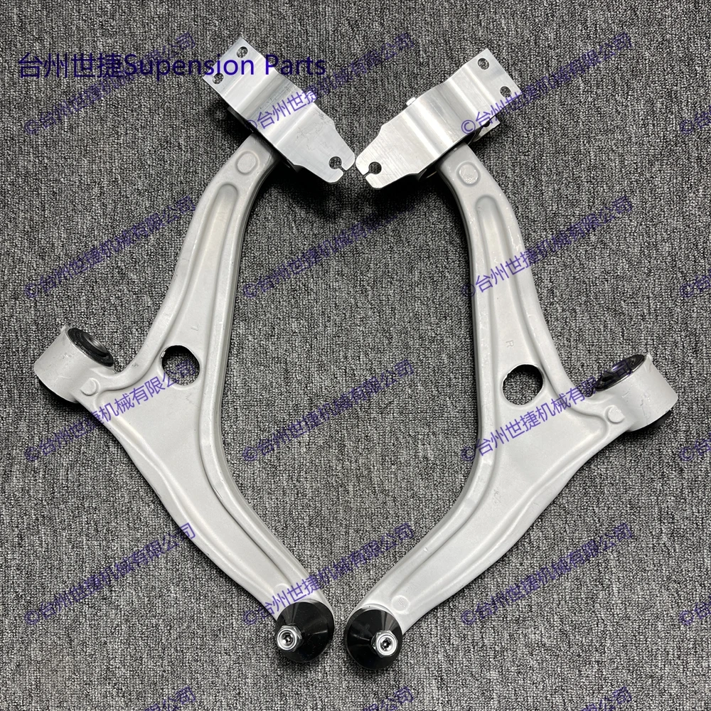 

Комплект из 2 нижних рычагов управления передней подвеской для телефона W177 W247 2473300500 2473300600 2473305300