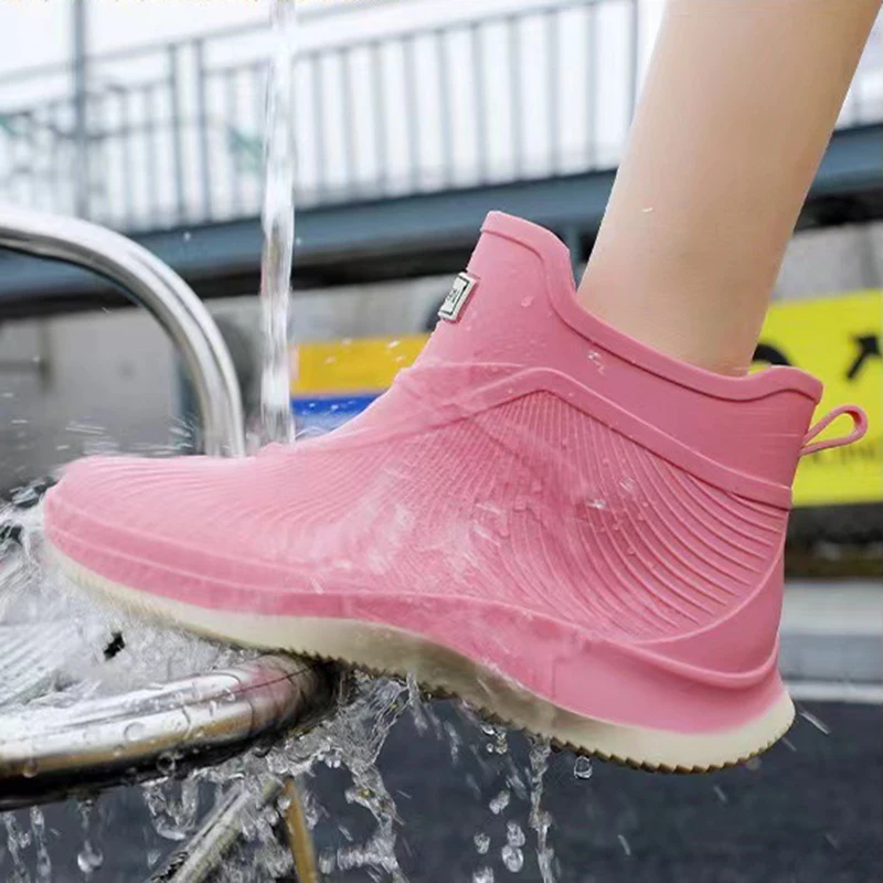 

New Short Tube Rain Shoes Women Four Seasons Durable Waterproof Anti Slip Rubber Shoes Outdoor Anti Slip Waterproof Casual Shoes