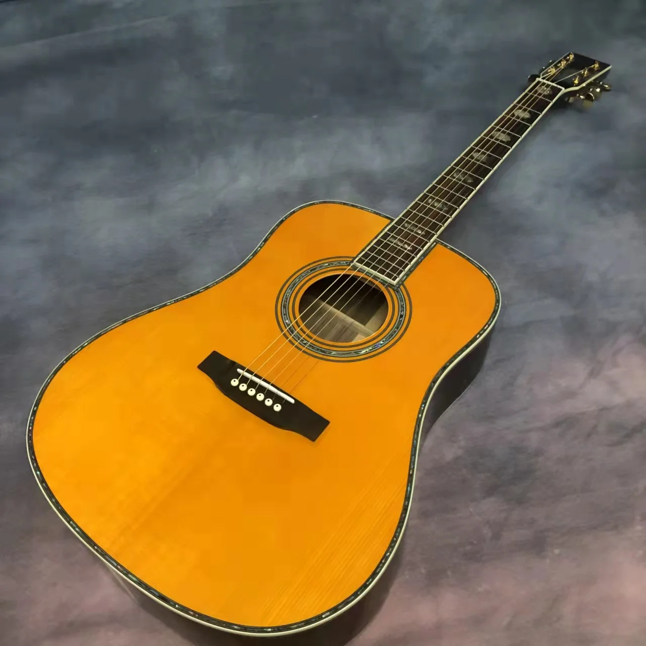 Chitarra Acustica Laccata Gialla Con Profilo In Legno Massello Serie D45 Da 41"