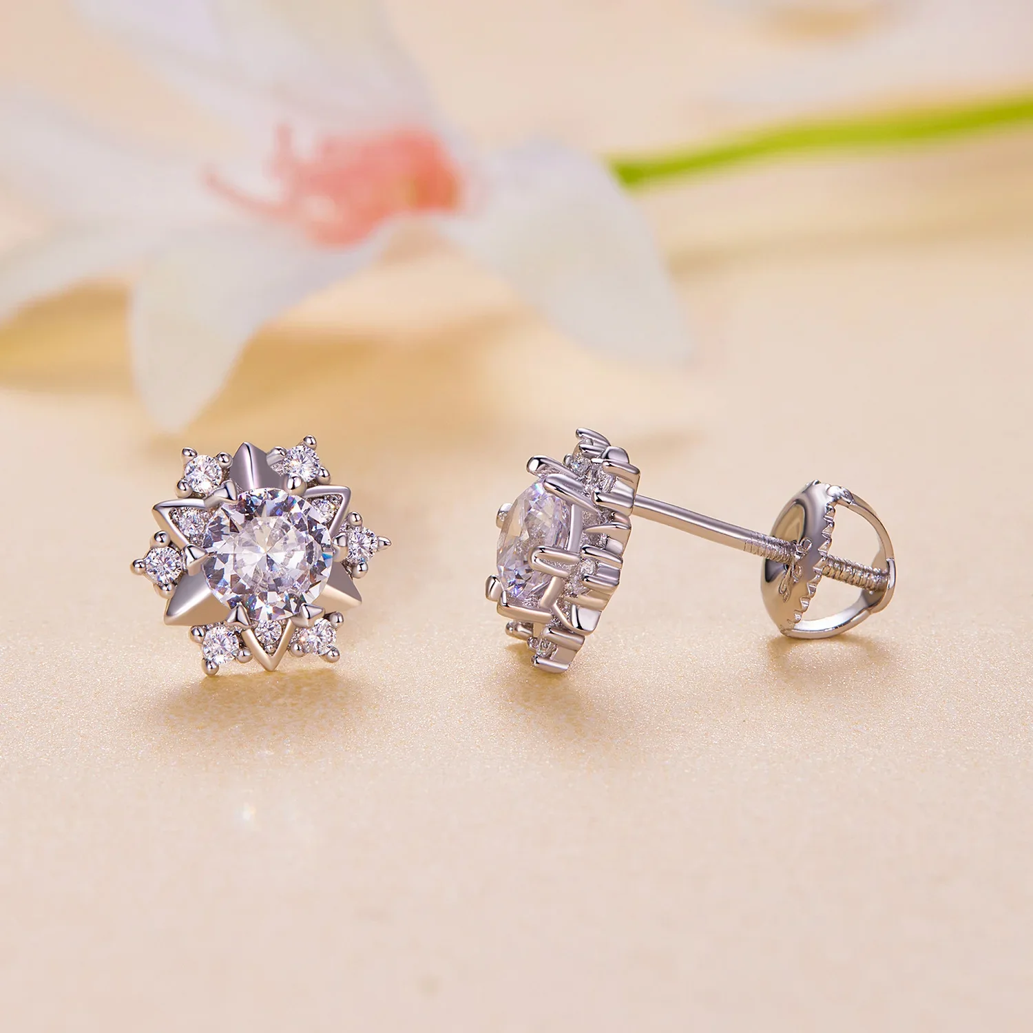 

MILAMISS Star Ear Stud Surrounding Flower Earrings 1CT Moissanite D Color VVS1 EX Shining Ear Decor Valentine's Day Gift