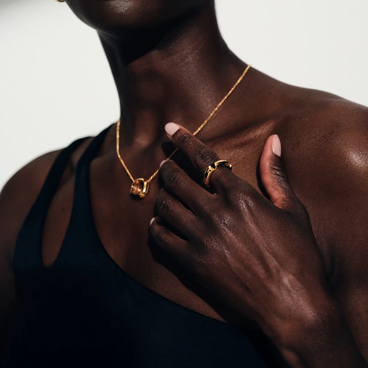 AntiAllergicStainlessSteelMinimalistCloseRingStylish18kPlated