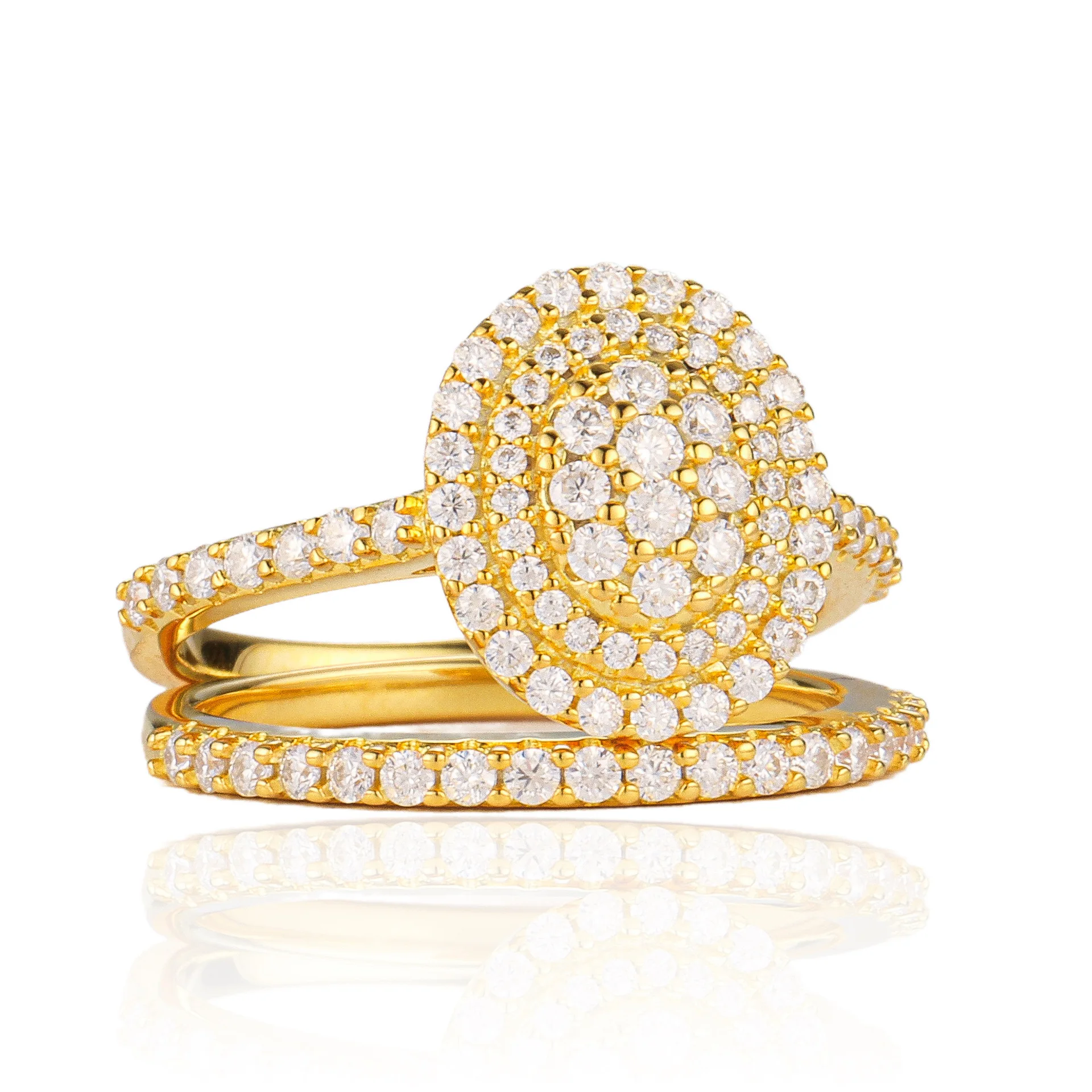 

Женское кольцо из серебра пробы с муассанитом