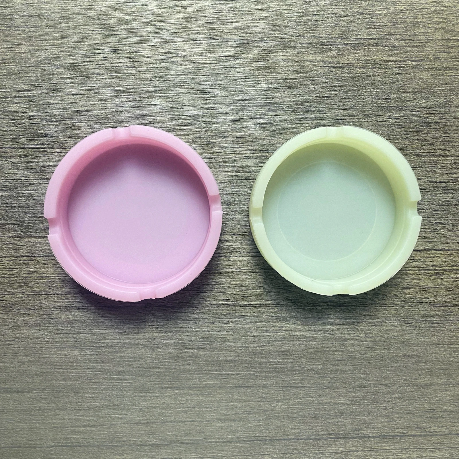 Cigarettes Ashtray Silicone Ashtray Luminous Silicone Gel Ashtray Light Circular Ashtray Fluorescent Smoke Convenient Cigarette Case Drop Creative Ashtrays