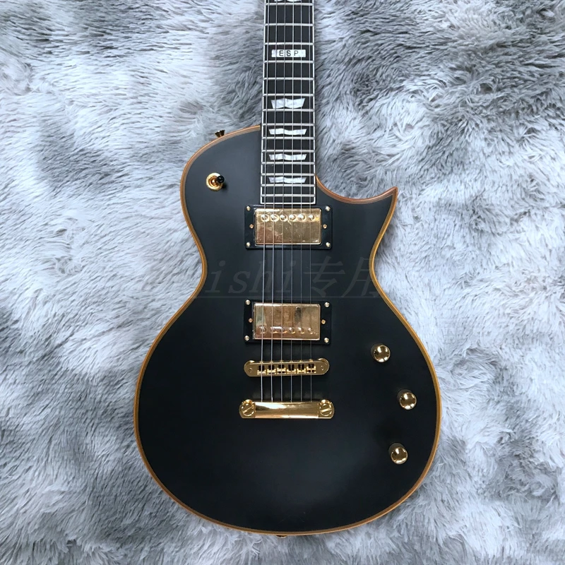 beautifulNewsignatureblackmattecolorelectricguitargoldhardware.jpg