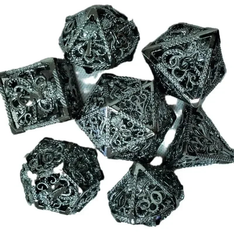 Hollow Metal Dice Set for DND RPG Dragon Engraved Polyhedral Board Game Accessories 7 Pieces Dungeon Master Collector Gift