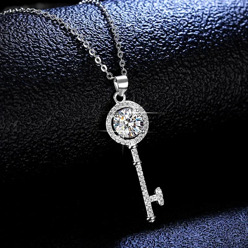 Luxury 18K White Gold Key Necklace for Women-1ct Moissanite Diamond Pendant, Classic Style, Ideal Wedding Gift