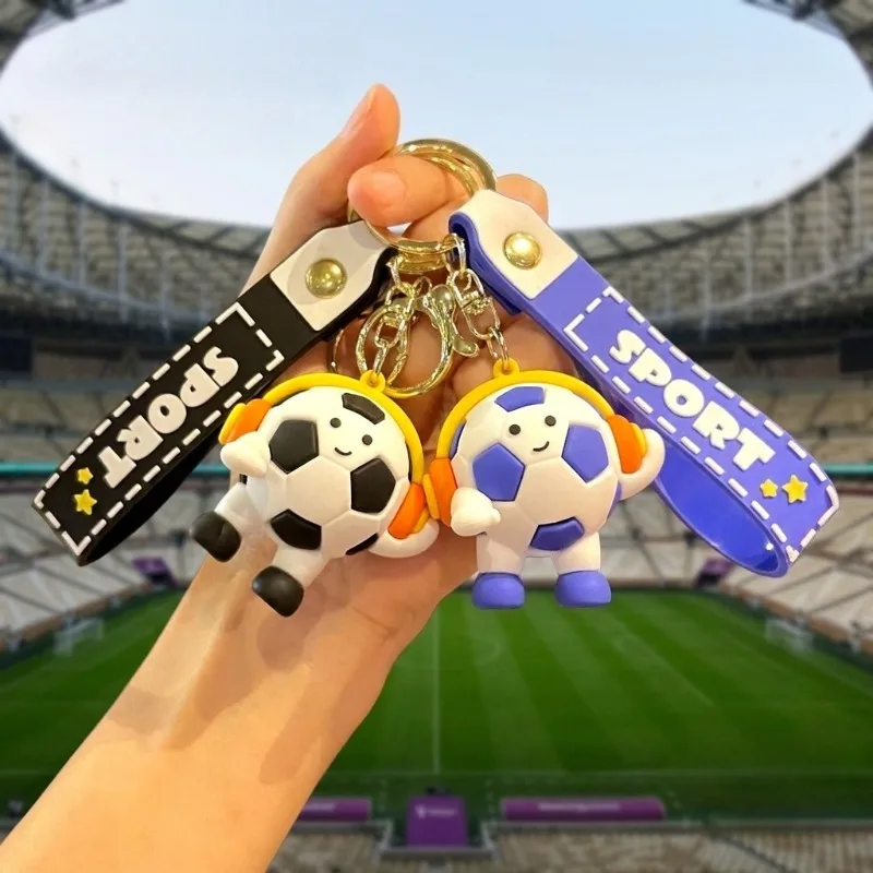 귀여운 축구 마스코트 열쇠고리 날개와 헤드폰 포함, 창의적인 축구 팬 선물, 자동차 키, 가방, 배낭용 수집용 인형
