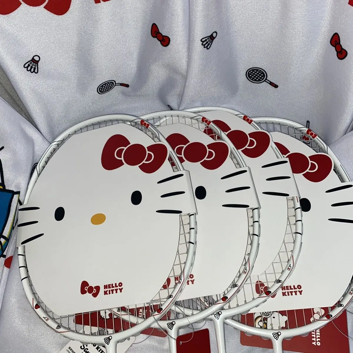 Rakutao　★ヴィンテージ★　Hello Kitty　ファニービートル Kidrobot-Hello-Kitty-Vinyl-