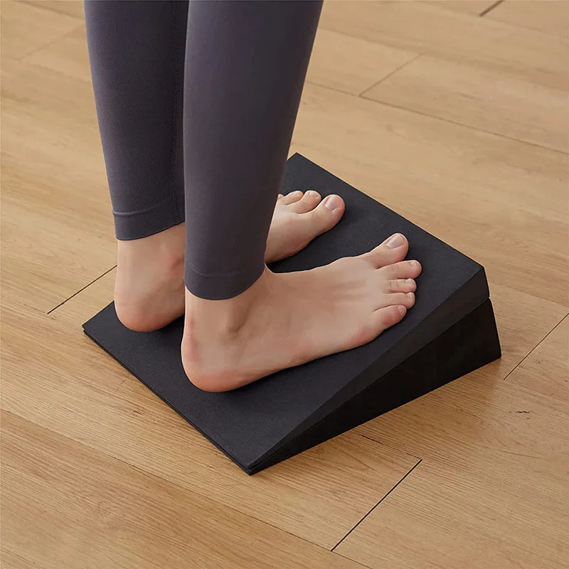 Calf Stretcher Slant Board Yoga Foam Wedge Squat Wedge EVA Yoga Block Incline Calf Extender Foot Stretcher For Feet Fitness