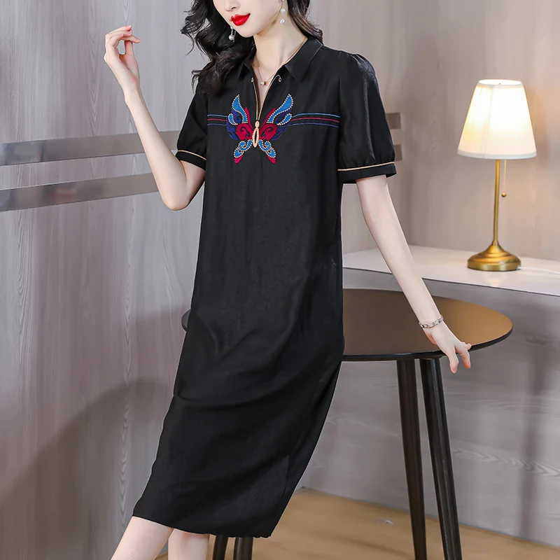 

2023 Summer New Vintage Short Sleeve Flower Embroidered Silk Dress for Women's Black Silk Satin Lapel Slim Long Dress