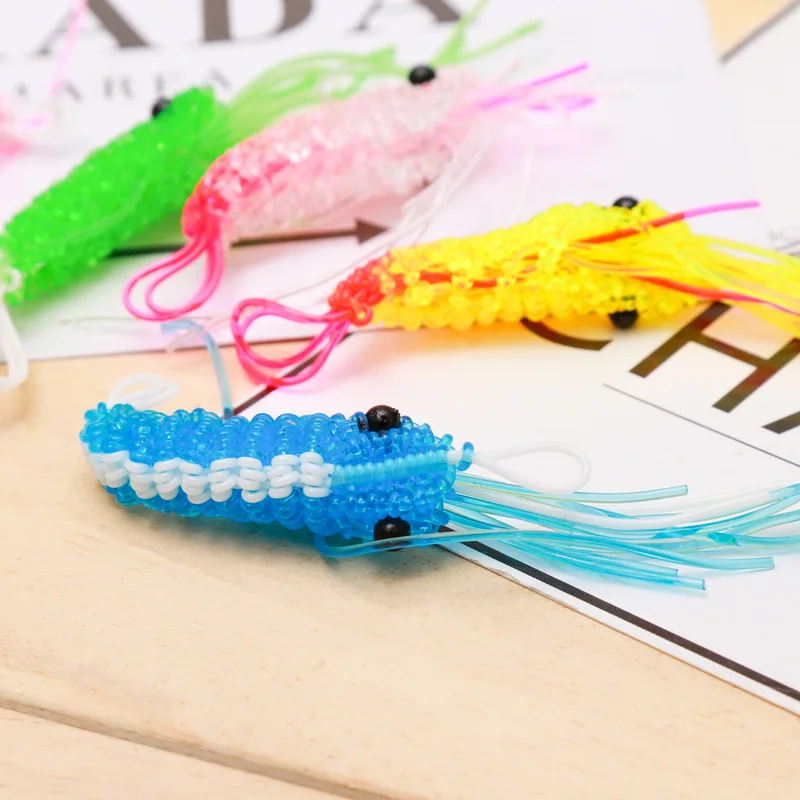 1PCS。 New nostalgic collection hand-woven crayfish pendant personality fashion. Random color