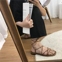 Sandales d'été pour femmes, nouvelle mode, chaussures plates à bout ouvert, cravate croisée, robe élégante décontractée, sandales de gladiateur de plage à lacets, 2023 4