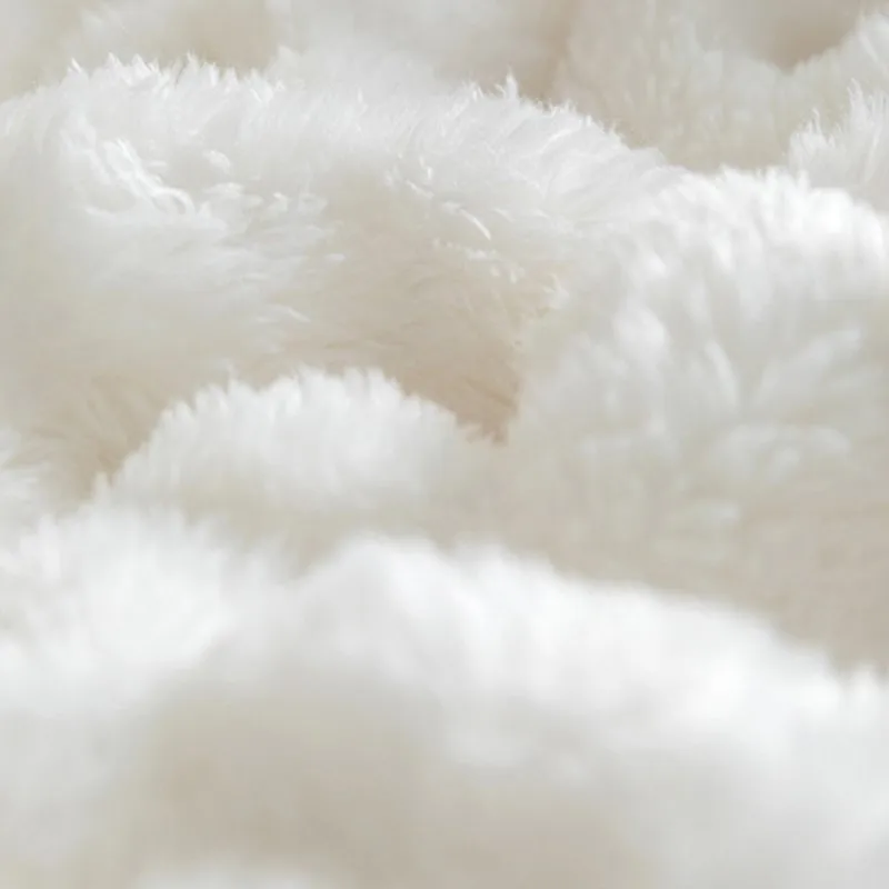 Luxurious 3D Bubble White Plush Fleece Blanket - Ultra-Soft Textured Throw