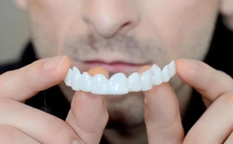 1 Pair Snap On Veneer Teeth To Protect Your Teeth Instant Confidence Smile Temporary Hygiene Tools for Men and Women
