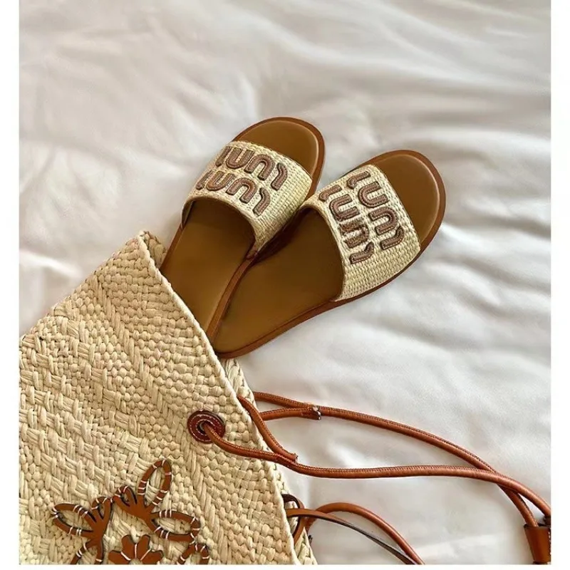 2024 New Summer Evening Vacation Weaving Flat Bottom Beach Slippers for Foreign Trade, Wearing Women's Sandals Externally
