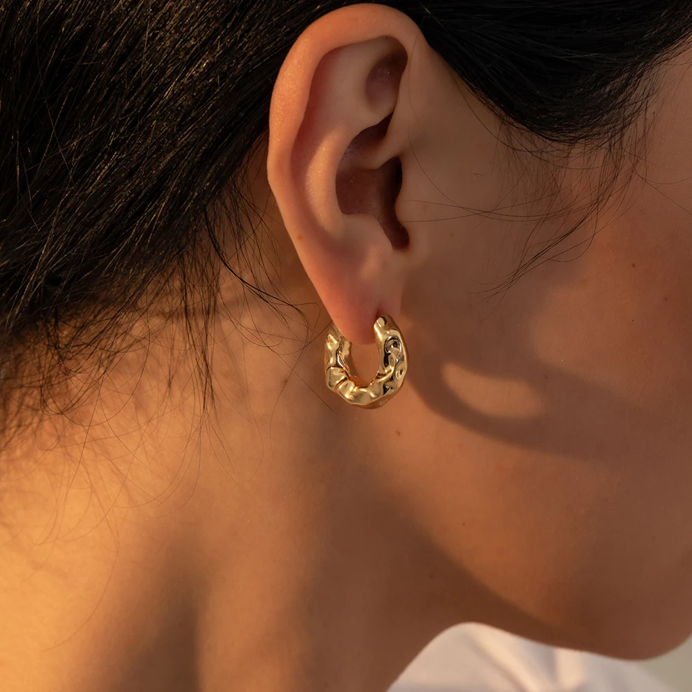 Punk Gold plated Chunky Irregular Hammered Hoop Earrings for Women Minimalist Geometric Twisted Polished Ear Ring Huggie Hoops