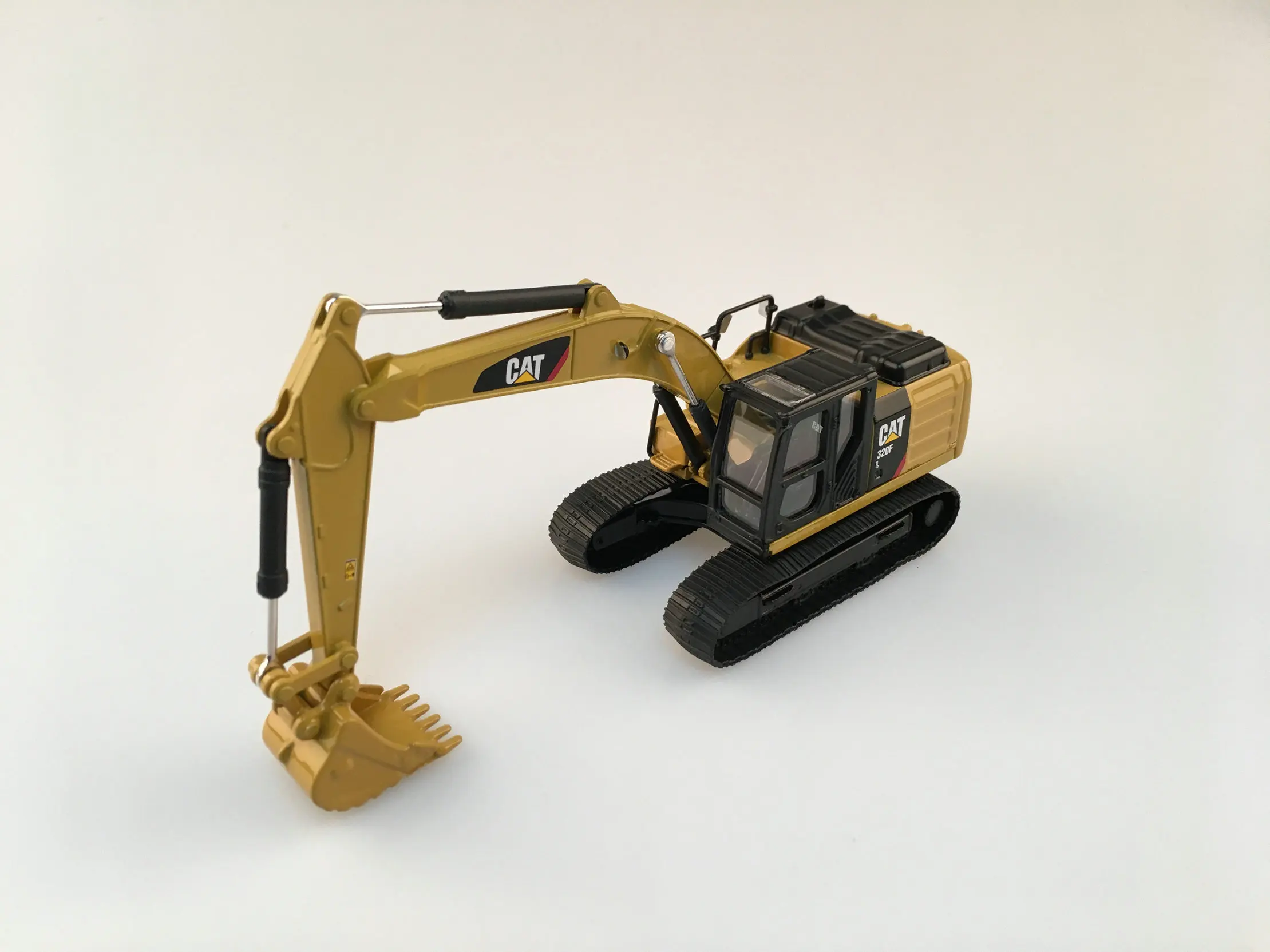 DM гусеница 1:64 CAT 320F L экскаватор Инженерная модель автомобиля из сплава 85606