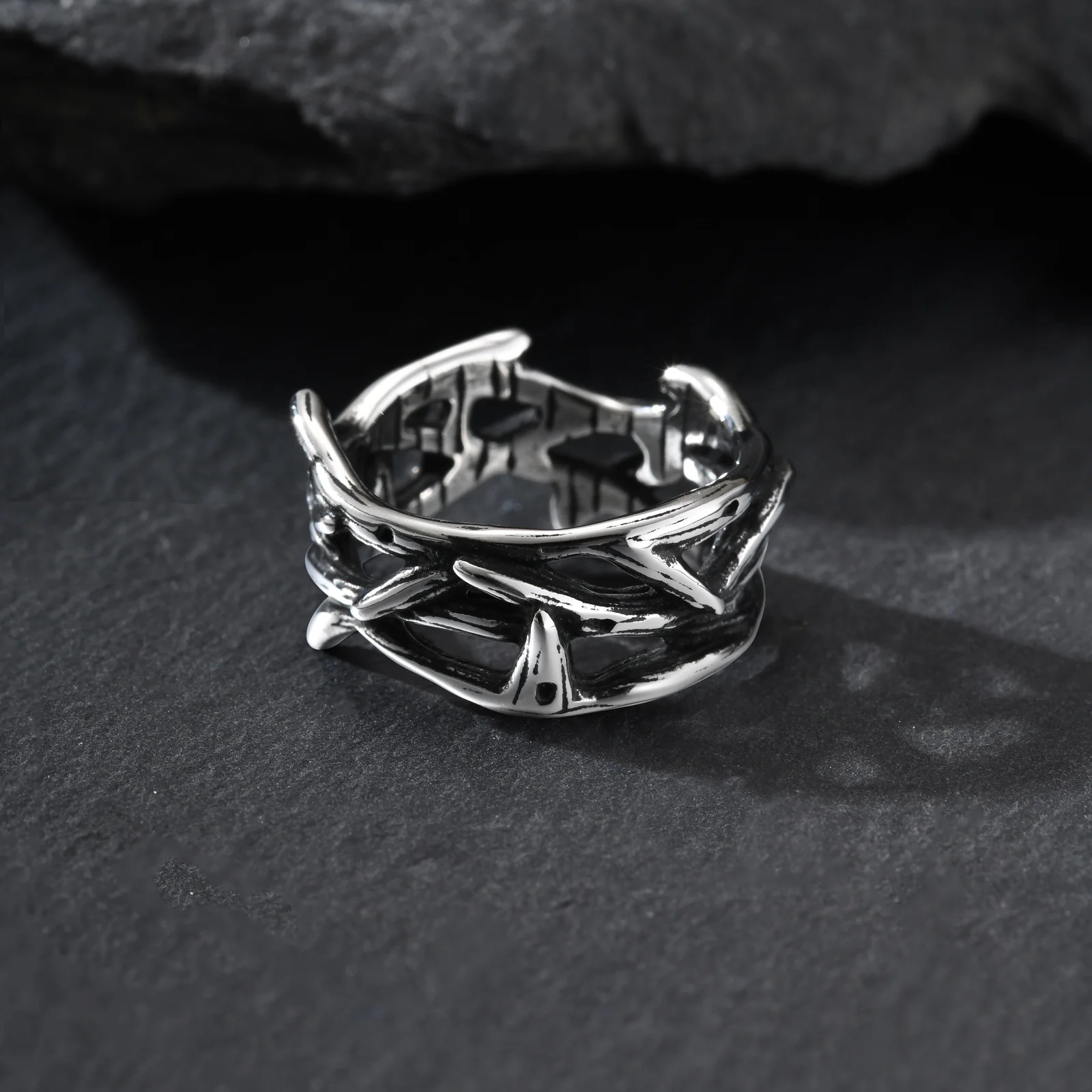 Vintage aushöhlen Edelstahl Dornen Ring für Männer, 11mm Breite Retro Silber Farbe Metall Ast Ring, Punk Schmuck Geschenk – Detail 2