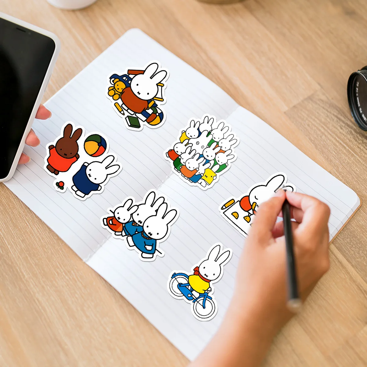Miffy Kaninchen 50 Aufkleber Hochwertige Farbdrucke Animations-Cartoon-Druck Kreative Handyhülle Desktop Wasserdichte Dekoration – Detail 8