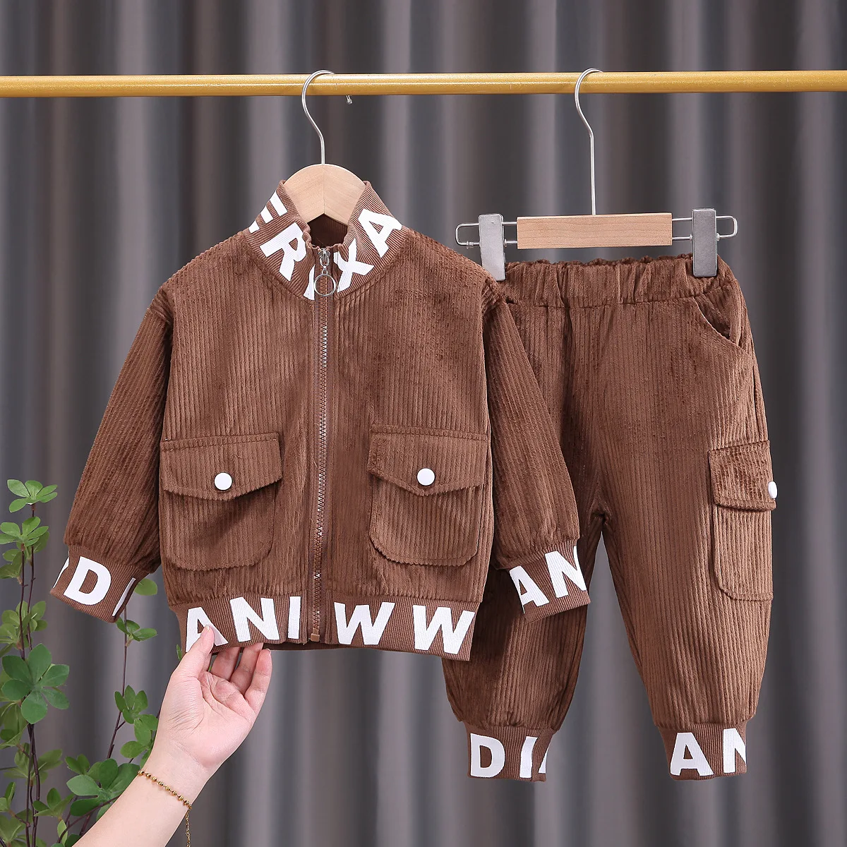 Baby boy clothes corduroy zipper long sleeved casual sports two-piece set for 0-5 year old fashionable girls with top and pants 3
