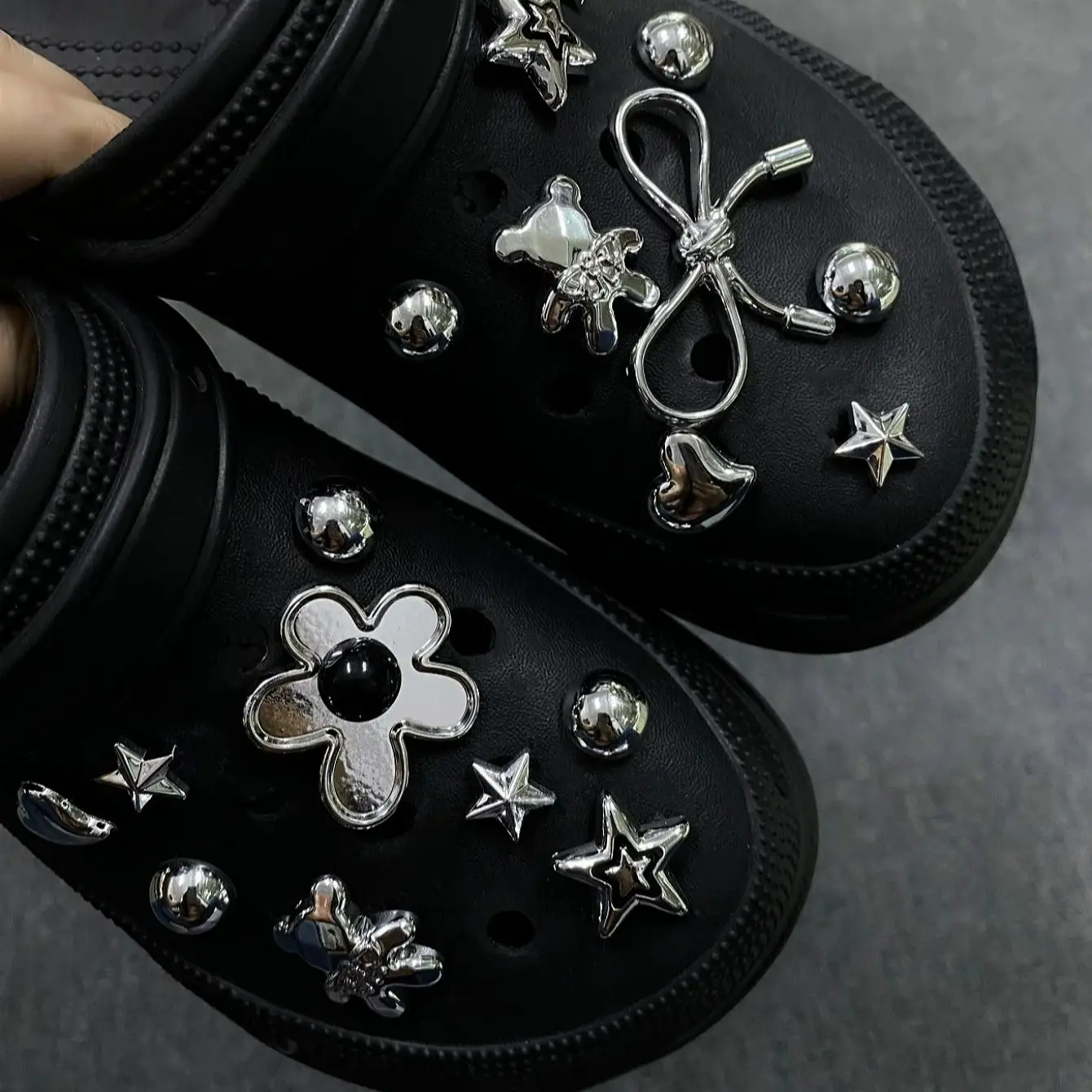 18pcs Detachable Diamond-Encrusted Electroplated Bear Shoe Accessories, Suitable For Clogs, Beach Shoes And Sandals