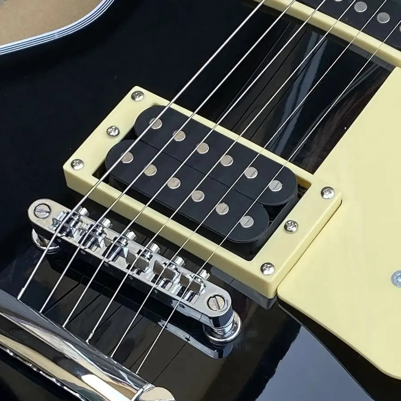 6-Piece Set Electric Guitar Strings - Nickel-Plated High Carbon Steel - Ideal for Beginners, Various Music Styles.