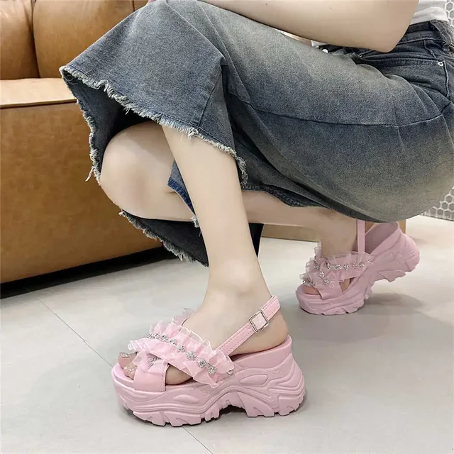 편안함과 스타일의 완벽한 조화: 대형 두꺼운 바닥 럭셔리 슬리퍼