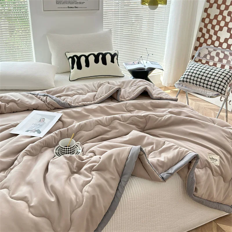 Washable Lightweight Summer Quilt Japanese Polyester Cotton Quilted Skin-friendly summer quilt